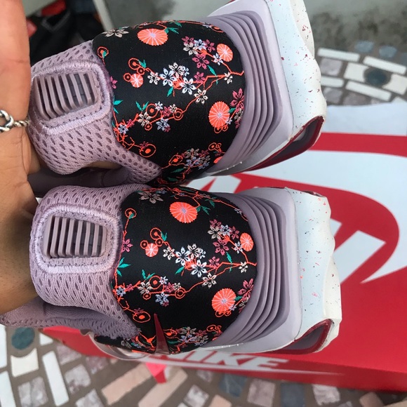 NIKE WOMENS AUTHENTIC SHOX Sz 7,8,8.5 New - Picture 3 of 8